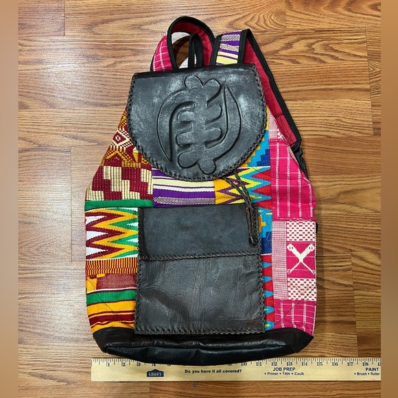 Authentic handmade Kente cloth backpack - Picture 3 of 8